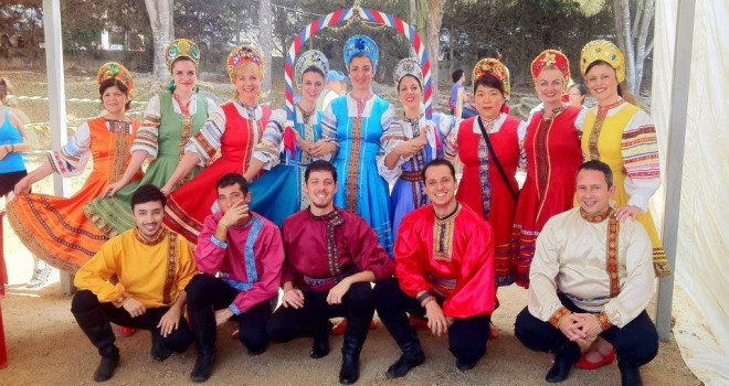 HEBRAICA MEIO-DIA TRAZ O GRUPO TROYKA – DANÇA FOLCLÓRICA RUSSA