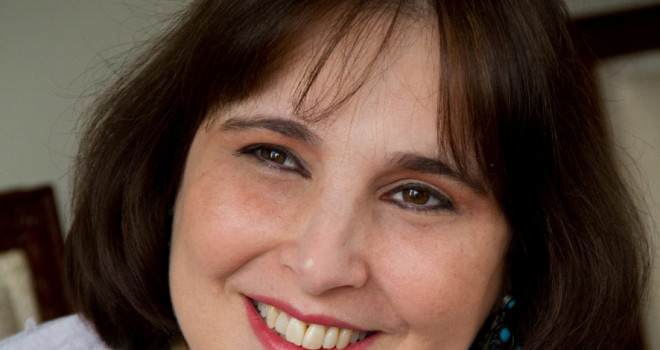 GENTÍSSIMA – DEBI ARONIS, ESCRITORA GENTÍSSIMA – DEBI ARONIS, ESCRITORA