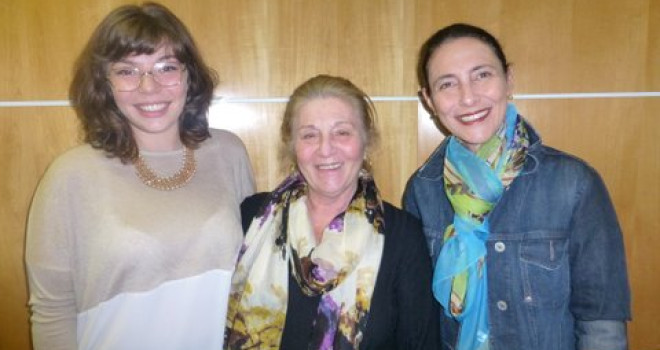 CONSULESA LUCIA BARNEA COM O GRUPO CHAVERIM CONSULESA LUCIA BARNEA COM O GRUPO CHAVERIM