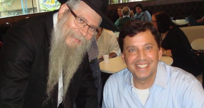 FLORIANO PESARO LANÇA LIVRO SOBRE COMUNIDADE JUDAICA FLORIANO PESARO LANÇA LIVRO SOBRE COMUNIDADE JUDAICA