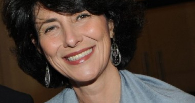 GENTÍSSIMA: CONSULESA LUCIA BARNEA – POR GLORINHA COHEN GENTÍSSIMA: CONSULESA LUCIA BARNEA – POR GLORINHA COHEN