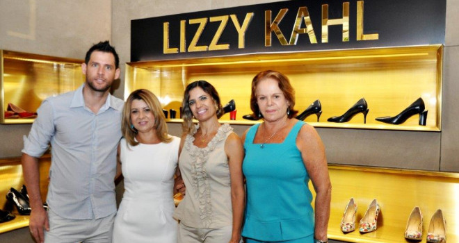 SAPATOS QUE TROCAM DE SALTO SÃO A GRANDE NOVIDADE DA LIZZY KAHL SAPATOS QUE TROCAM DE SALTO SÃO A GRANDE NOVIDADE DA LIZZY KAHL