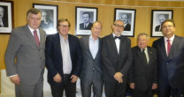 HOMENAGEM AO DR. LIVIO ENESCU HOMENAGEM AO DR. LIVIO ENESCU