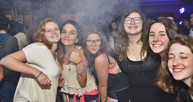 BALADA REÚNE 400 JOVENS NA HEBRAICA DE SP BALADA REÚNE 400 JOVENS NA HEBRAICA DE SP