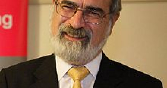 CHINUCH E CHANUCÁ – POR RABINO JONATHAN SACKS CHINUCH E CHANUCÁ – POR RABINO JONATHAN SACKS