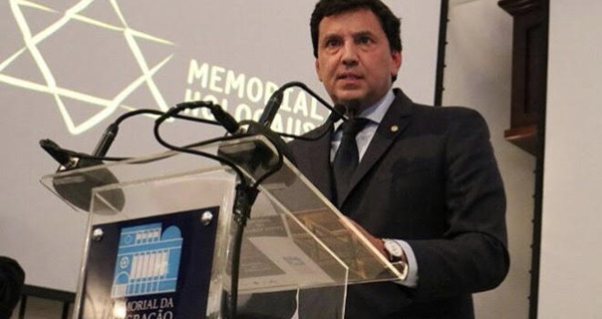 DA DESGRAÇA À ESPERANÇA – POR FLORIANO PESARO DA DESGRAÇA À ESPERANÇA – POR FLORIANO PESARO