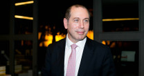 LUIZ KIGNEL, PRESIDENTE DA FISESP – POR GLORINHA COHEN LUIZ KIGNEL, PRESIDENTE DA FISESP – POR GLORINHA COHEN