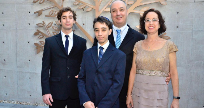 O BAR-MITZVÁ DE FELIPE ZETUNE O BAR-MITZVÁ DE FELIPE ZETUNE