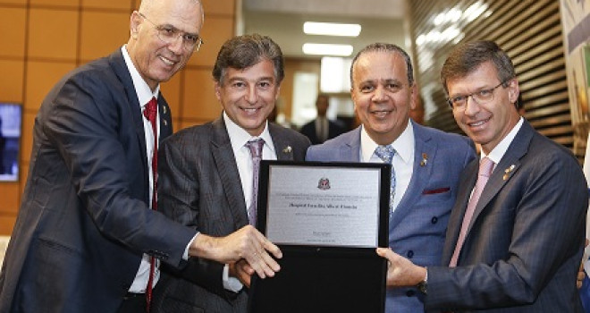 SIDNEY KLAJNER E CLAUDIO LOTTENBERG RECEBEM DA ALESP HOMENAGEM AO EINSTEIN SIDNEY KLAJNER E CLAUDIO LOTTENBERG RECEBEM DA ALESP HOMENAGEM AO EINSTEIN