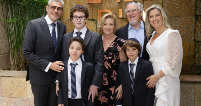 O BAR-MITZVÁ DE ALLAN COHEN O BAR-MITZVÁ DE ALLAN COHEN