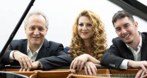 Concerto Beneficente da CIP traz o Ensemble Multipiano com a Orquestra Sinfônica Nacional da Colômbia Concerto Beneficente da CIP traz o Ensemble Multipiano com a Orquestra Sinfônica Nacional da Colômbia