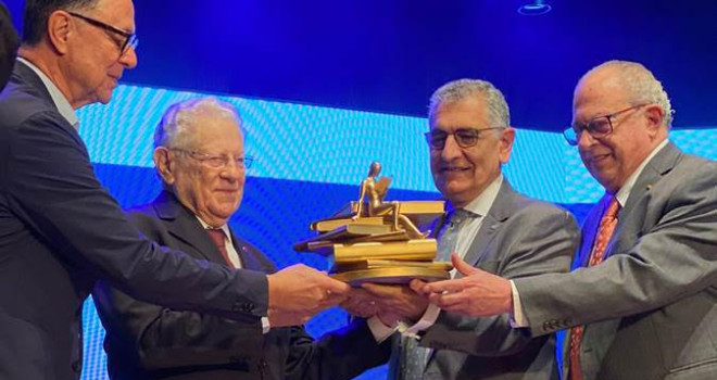 Arnaldo Niskier recebe do CIEE/SP o Prêmio “Professor Emérito”, edição 2024 – Por Glorinha Cohen Arnaldo Niskier recebe do CIEE/SP o Prêmio “Professor Emérito”, edição 2024 – Por Glorinha Cohen