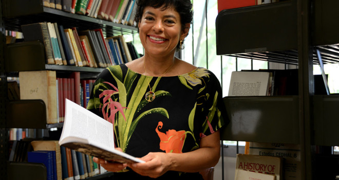 Adriana Abuhab Bialski ganha o Prêmio de Pesquisa Edna Aizenberg (2024) Adriana Abuhab Bialski ganha o Prêmio de Pesquisa Edna Aizenberg (2024)