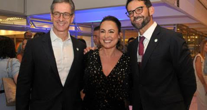 HILLEL SÃO PAULO TEM LANÇAMENTO FIRST CLASS – POR GLORINHA COHEN HILLEL SÃO PAULO TEM LANÇAMENTO FIRST CLASS – POR GLORINHA COHEN