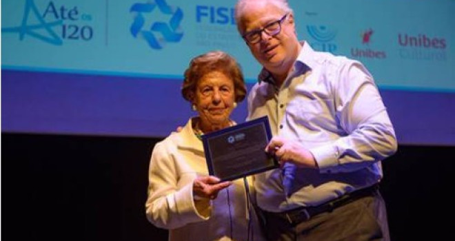 FISESP REALIZA 18º SEMINÁRIO DO ENVELHECIMENTO E HOMENAGEIA TRAJETÓRIA DE ETEJANE HEPNER COIN FISESP REALIZA 18º SEMINÁRIO DO ENVELHECIMENTO E HOMENAGEIA TRAJETÓRIA DE ETEJANE HEPNER COIN