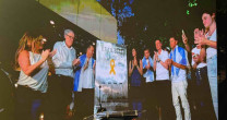 ATO EM HOMENAGEM ÀS VÍTIMAS DO 7 DE OUTUBRO EMOCIONA O PÚBLICO COM FORTE MENSAGEM DE MEMÓRIA, UNIÃO E ESPERANÇA ATO EM HOMENAGEM ÀS VÍTIMAS DO 7 DE OUTUBRO EMOCIONA O PÚBLICO COM FORTE MENSAGEM DE MEMÓRIA, UNIÃO E ESPERANÇA